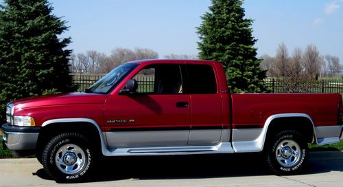 One owner '98 dodge ram in excellent condition