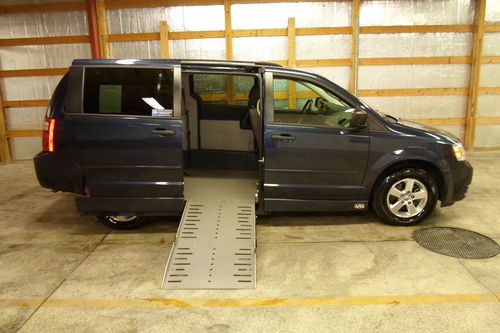 2008 dodge grand caravan handicap wheelchair van