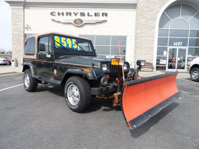 Sahara manual 4.0l cassette player tow package snow plow pkg./plow tire carrier