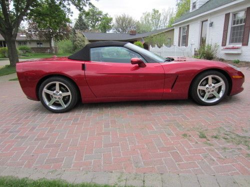 2005 chevrolet corvette base convertible 2-door 6.0l