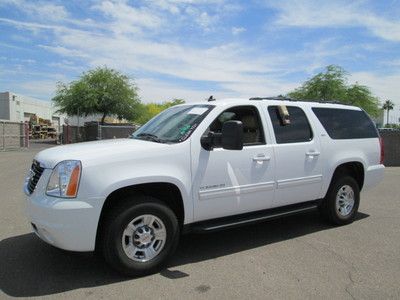 2011 4x4 4wd white v8 leather miles:40k 3/4 ton 3rd row suv