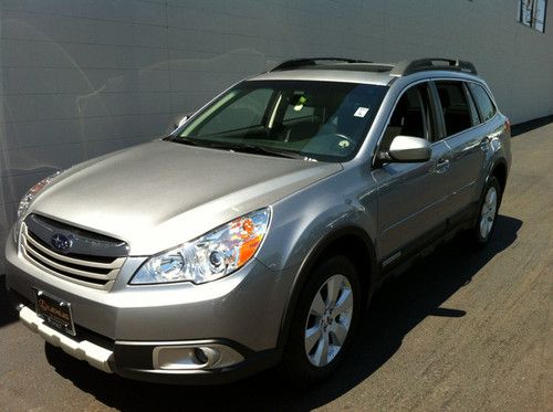 2011 subaru outback limited awd