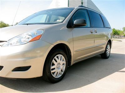 06 sienna le minivan,captain charis,3rd row seats,runs great!!