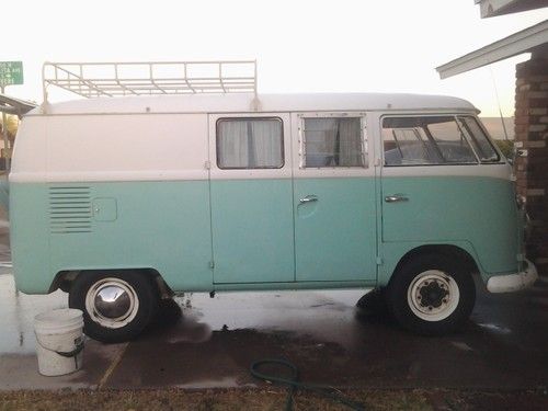 1964 Volkswagen bus sundial walk-thur, image 2