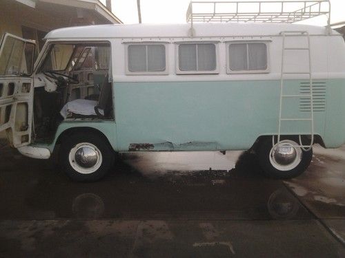 1964 Volkswagen bus sundial walk-thur, image 3