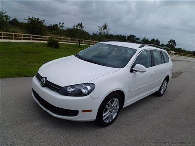 One owner florida tdi wagon turbo diesel 45 mpg sat radio 120v power port  auto