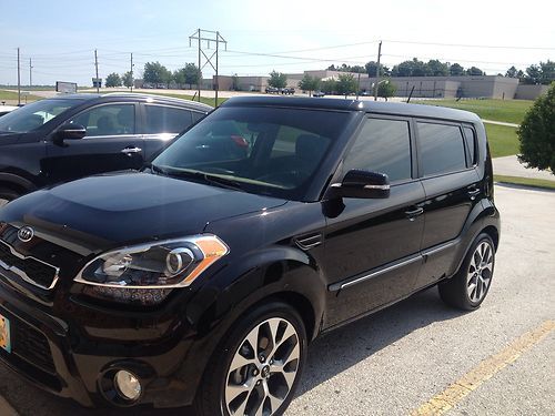 2012 kia soul exclaim !!!! loaded with sunroof