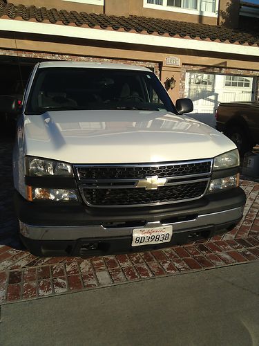 2007 classic silverado 1500 ext. cab w/t super clean!!!!!8 feet bed