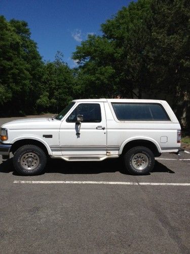 1994 ford bronco xlt sport utility 2-door 5.0l