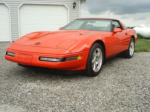 1995 chevrolet corvette base hatchback 2-door 5.7l