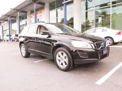 2013 volvo xc60 power glass moonroof/leatherseats/roof rails/spoiler/alloywheels