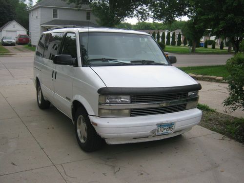 2000 chevrolet astro ls standard passenger van 3-door 4.3l