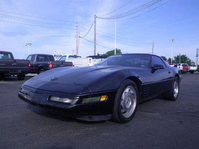 Black with black leather interior 5.7l v8 rwd auto airconditioning