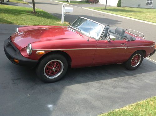 Beautiful mgb for sale no reserve!!