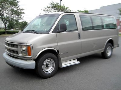 9 passenger - 6.5l v8 diesel - automatic - cold a/c - no reserve auction!