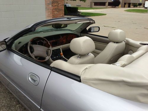 2002 jaguar xk8 base convertible 2-door 4.0l