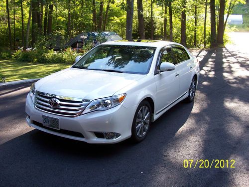 2011 toyota avalon limited 4dr sdn
