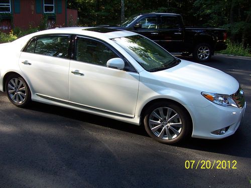 2011 TOYOTA Avalon LIMITED 4dr Sdn, US $27,900.00, image 2