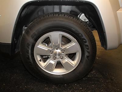Roof Rack MP3 SIRIUS XM Anti-theft Alloy Wheels Cruise Control Dual Air Bags, image 8