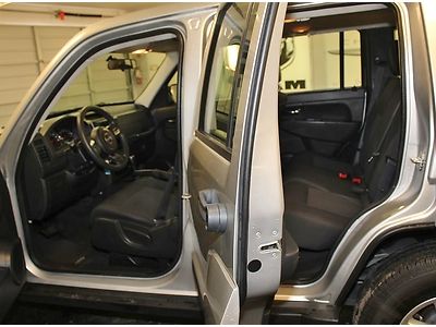 Roof Rack MP3 SIRIUS XM Anti-theft Alloy Wheels Cruise Control Dual Air Bags, image 11