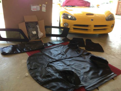 Selling 1994 viper soft top (blk) windows (blk) brand new bra &amp; 2 car mats