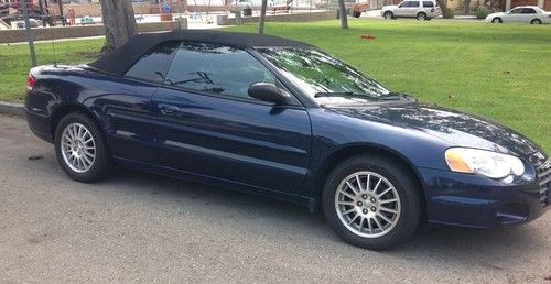Chrysler sebring touring convertible, custom leather, iphone connect, v6 200hp