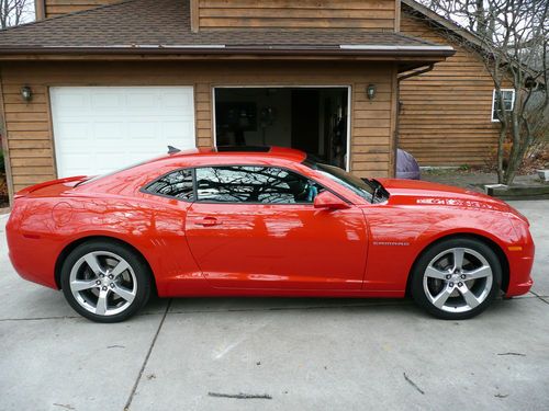 2011 chevrolet camaro ss coupe 2-door 6.2l