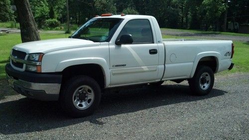 2500hd loaded. 4x4--- have original window sticker.