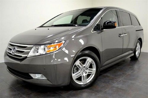 2011 honda odyssey~touring~pwr doors~navi~roof~we finance!!