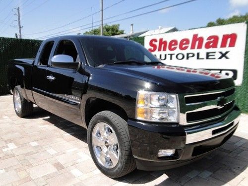 2011 chevrolet silverado 1500 lt only 11k mi. t-cvr b-liner lthr pwr pkg clean!