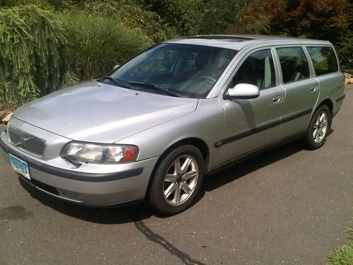 2002 volvo v70 2.4t wagon 4-door 2.4l