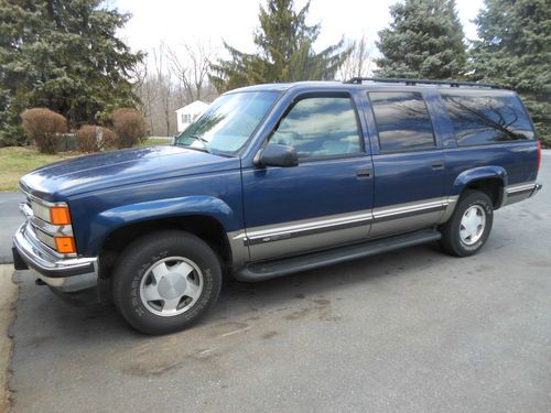 1999 suburban 1500 lt 5.7 v8 4 wheel drive no reserve !!!!!!!!!!!!!!