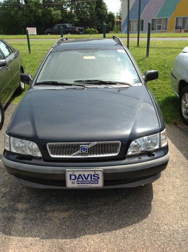 2000 volvo v40 a station wagon black runs great no reserve