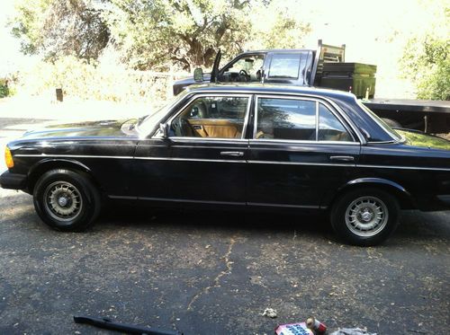Mercedes-Bens 300 D Diesel 1984, image 4