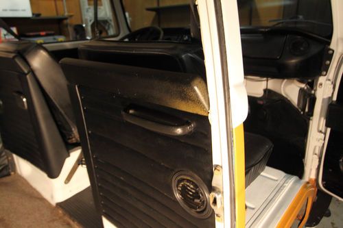 1971 Bus/Type 2/Transporter, Nearly Full Restoration, Sunroof, Vent Windows, image 11