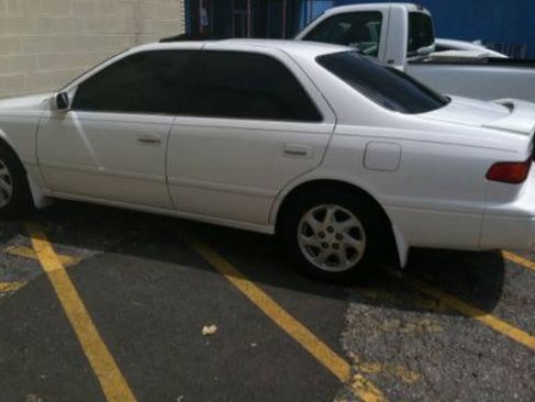 2000 toyota camry le sedan 4-door 2.2l
