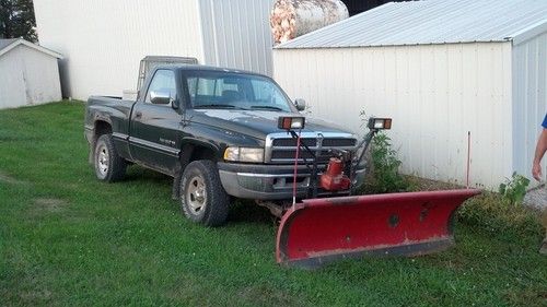 Dodge ram  1500 pickup 1996 slt package 5.2l auto trans snowplow equipped