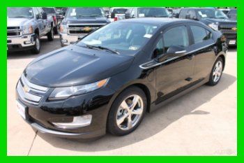 We finance!!! 2014 volt, navigation, leather, hot seller, wont last long!!!