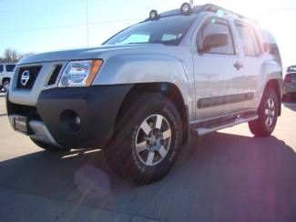 2011 silver nissan xterra pro-4x! super clean! both sets of keys! lots of extras