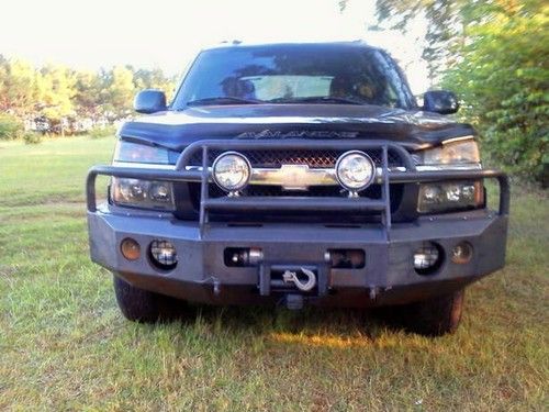 2003 Chevy Avalanche Z71 4WD Loaded One Owner, image 2