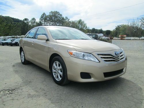 2011 toyota camry le sedan 4-door 2.5l low miles! no reserve