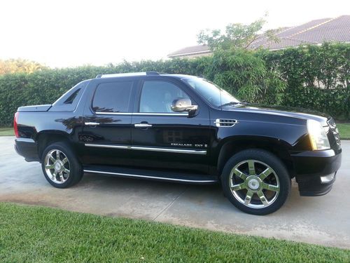 2008 cadillac escalade ext black on black low miles great condition