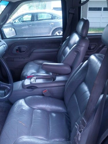 1996 GMC K2500 Suburban SLT Sport Utility 4-Door 6.5L Diesel, image 5