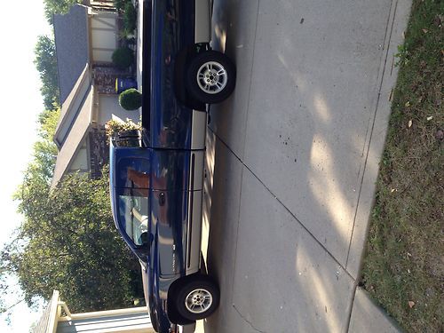 2000 dodge dakota extended cab with 5.9l magnum v8 with low miles.