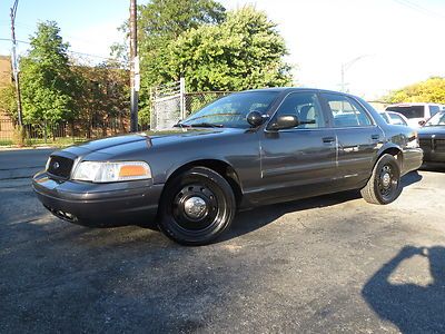 Gray p71 ex police car 120k hwy miles pw pl well maintained affordable nice