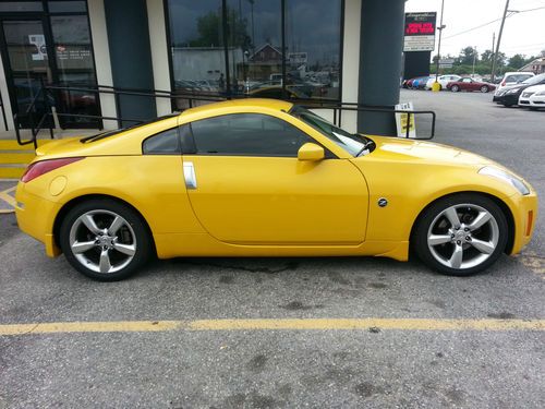 2005 nissan 350z enthusiast coupe 2-door 3.5l