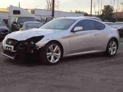 2011 Hyundai Genesis 2.0T Coupe Damaged Salvage RUNS!! Only 17K Miles Loaded!!!, US $6,900.00, image 2