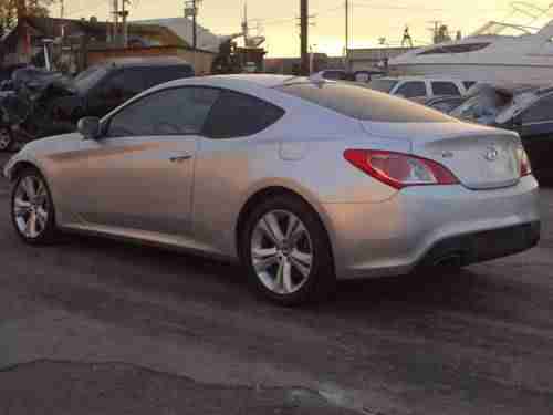2011 Hyundai Genesis 2.0T Coupe Damaged Salvage RUNS!! Only 17K Miles Loaded!!!, US $6,900.00, image 3