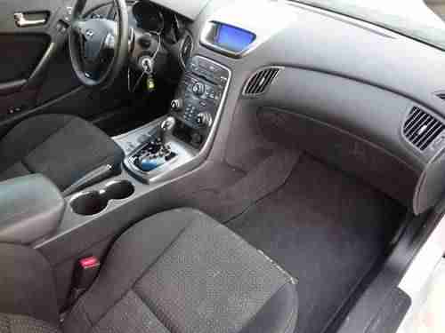 2011 Hyundai Genesis 2.0T Coupe Damaged Salvage RUNS!! Only 17K Miles Loaded!!!, US $6,900.00, image 5