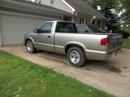 1999 chevy s10 v8 350tbi--- very clean  no reserve